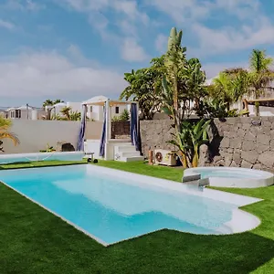 https://villa-alba-lanzarote.in-canary-islands.com